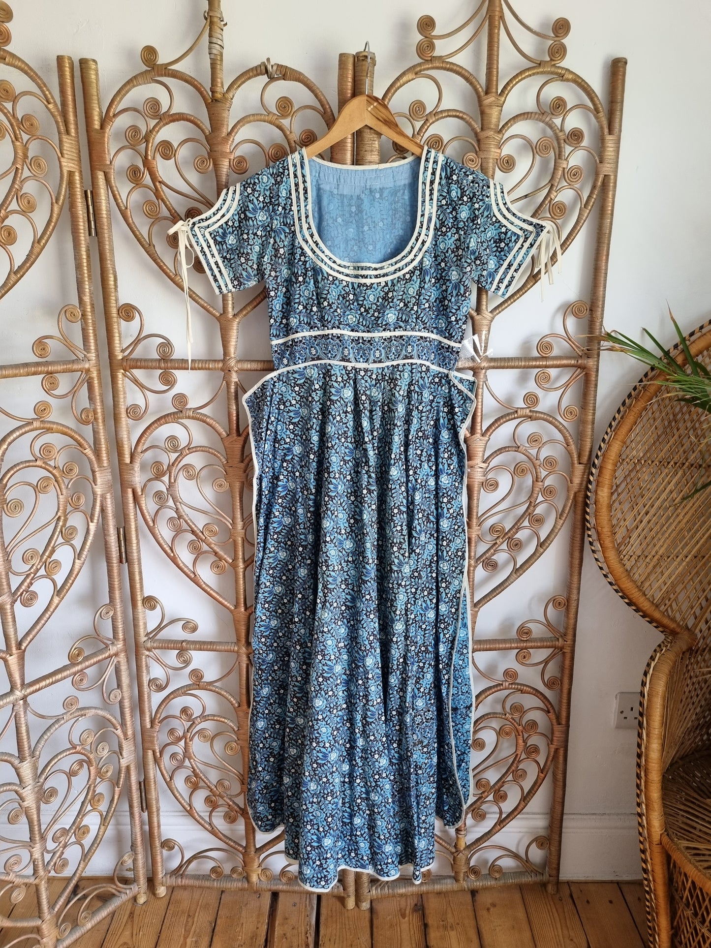 Vintage prairie dress S