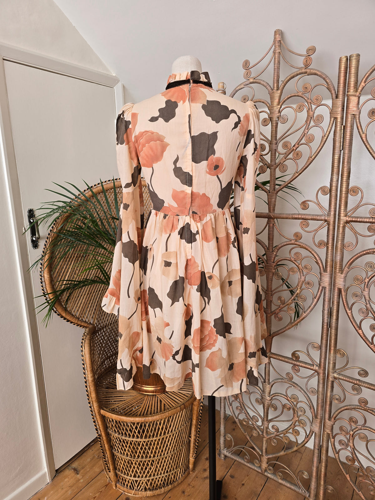 Vintage angel sleeves dress