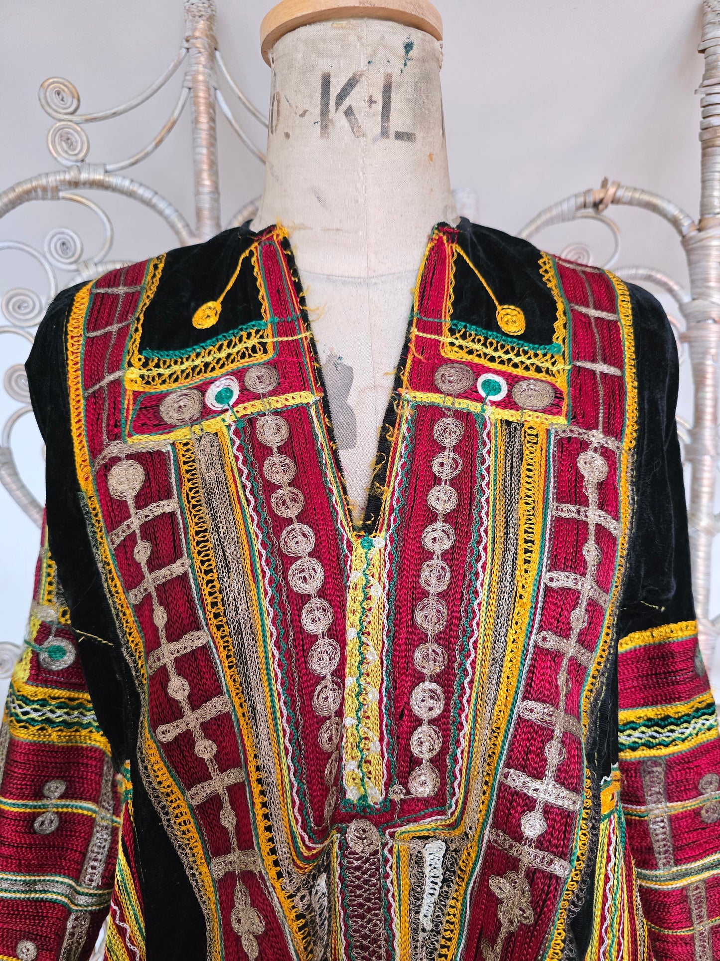 Vintage Saudi Arabian embroidered velvet kaftan dress XS