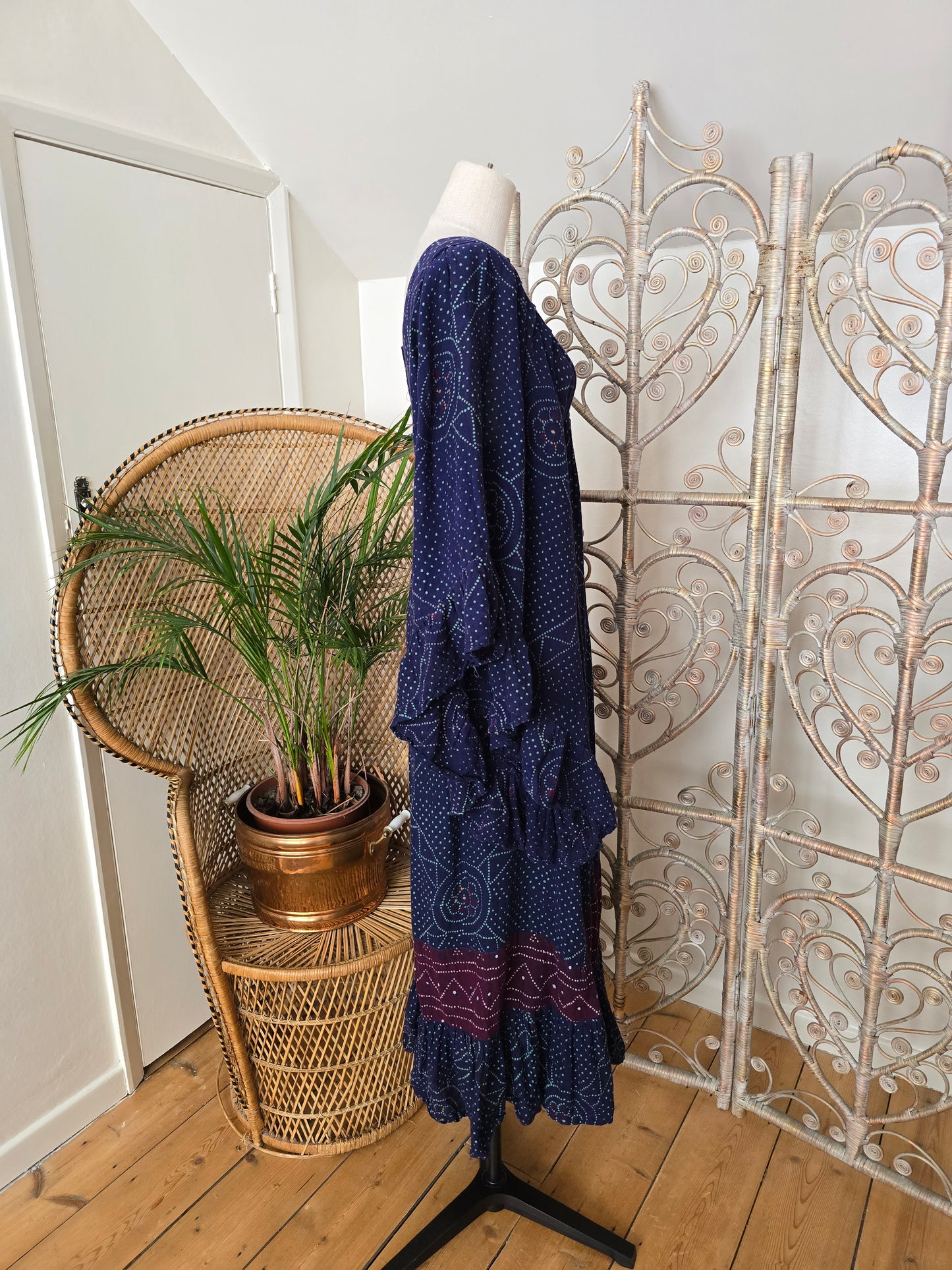 Vintage angel sleeves dress
