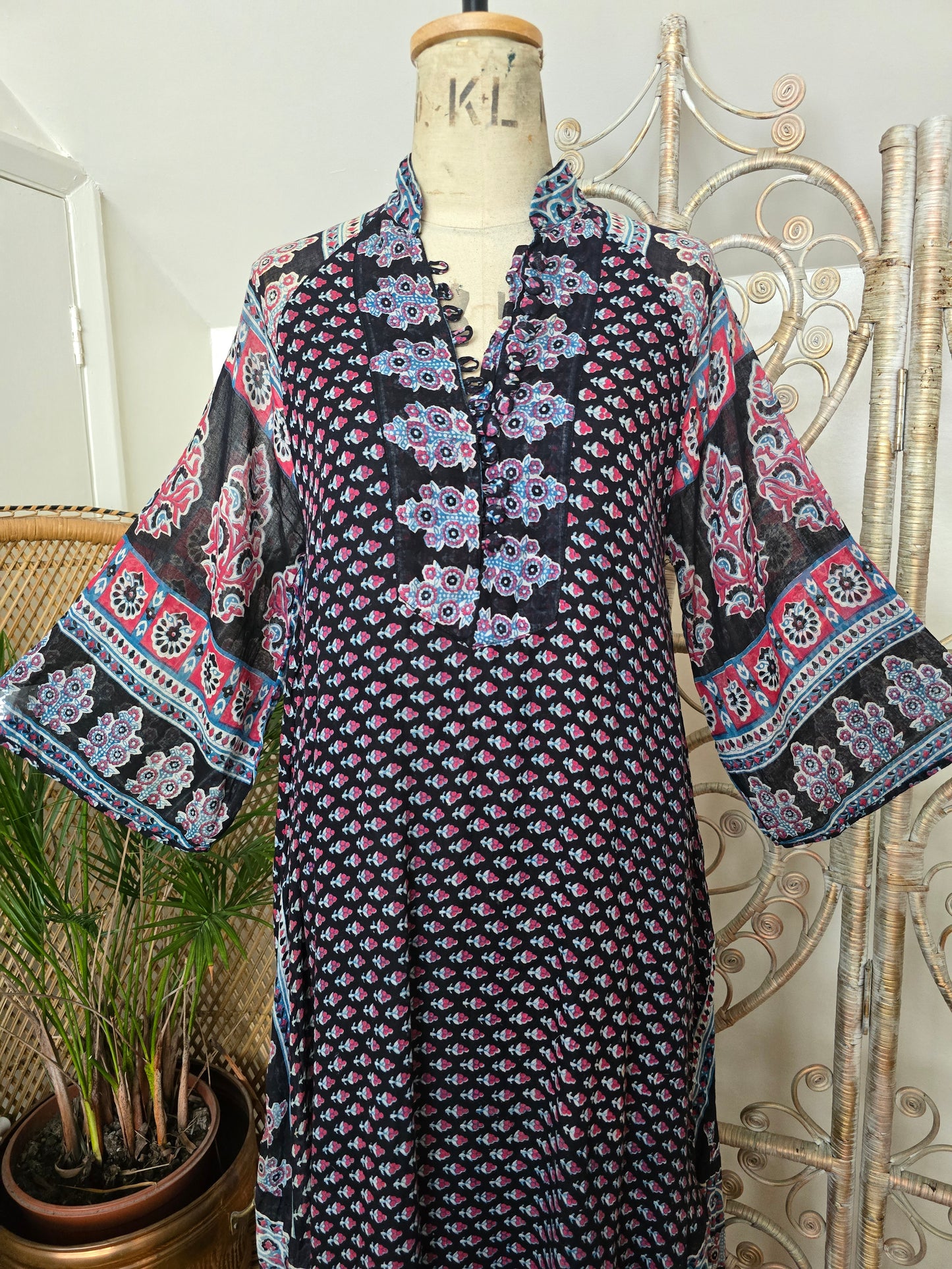 Vintage Ayesha Davar indian 70s dress