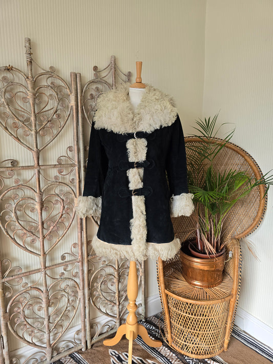 Reserved dont buy Vintage suede 70s coat