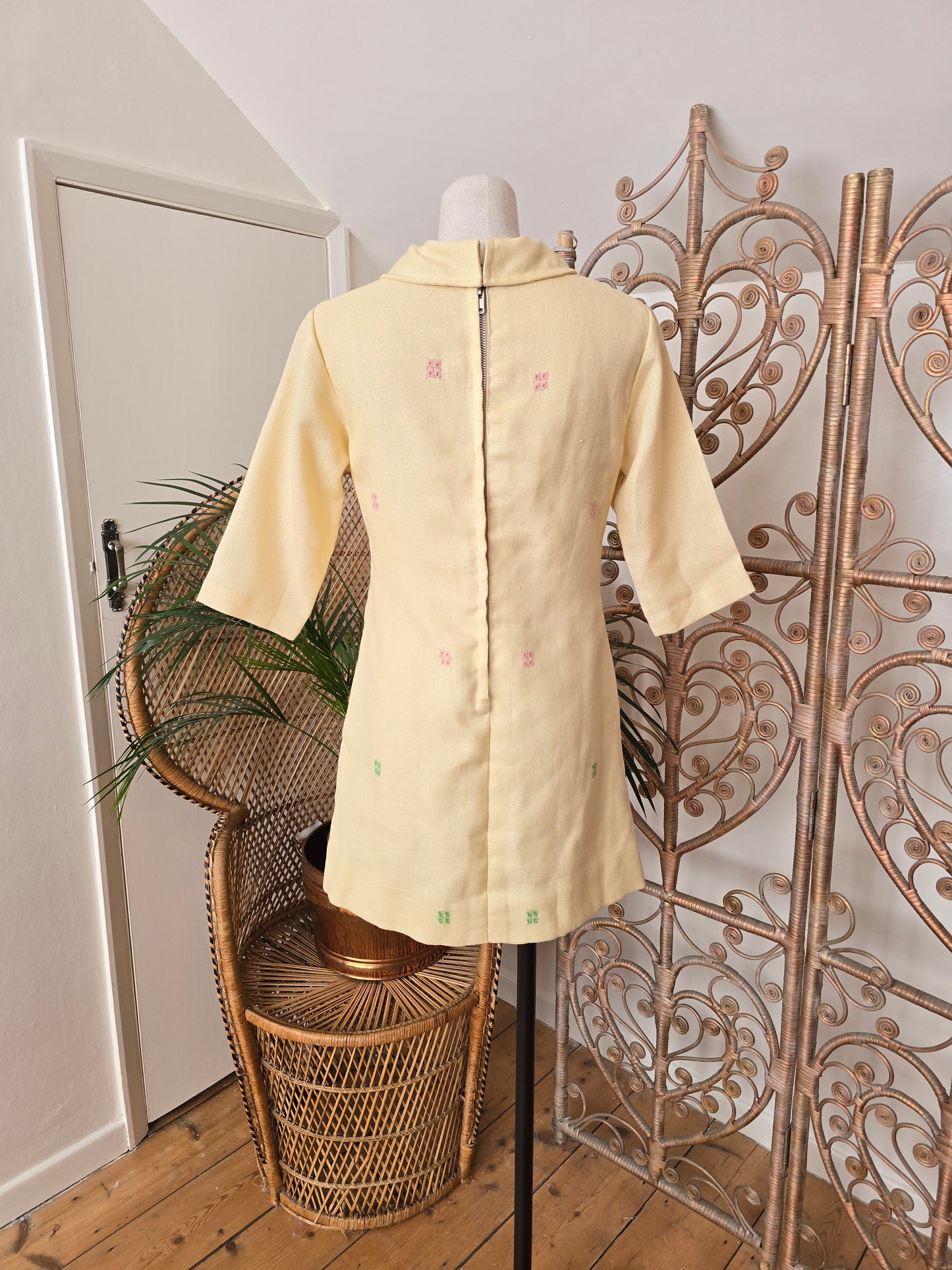 Vintage embroidered 50s 60s dress