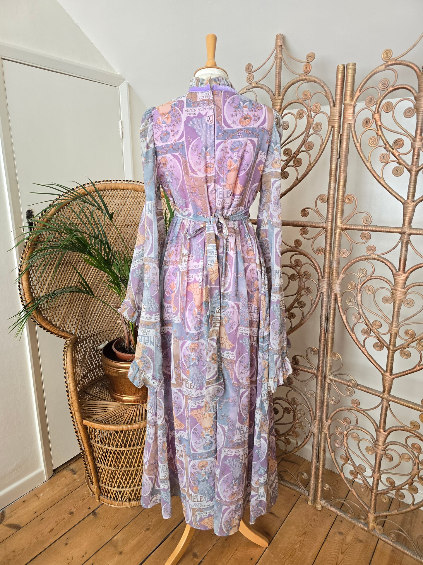 Vintage angel sleeves dress