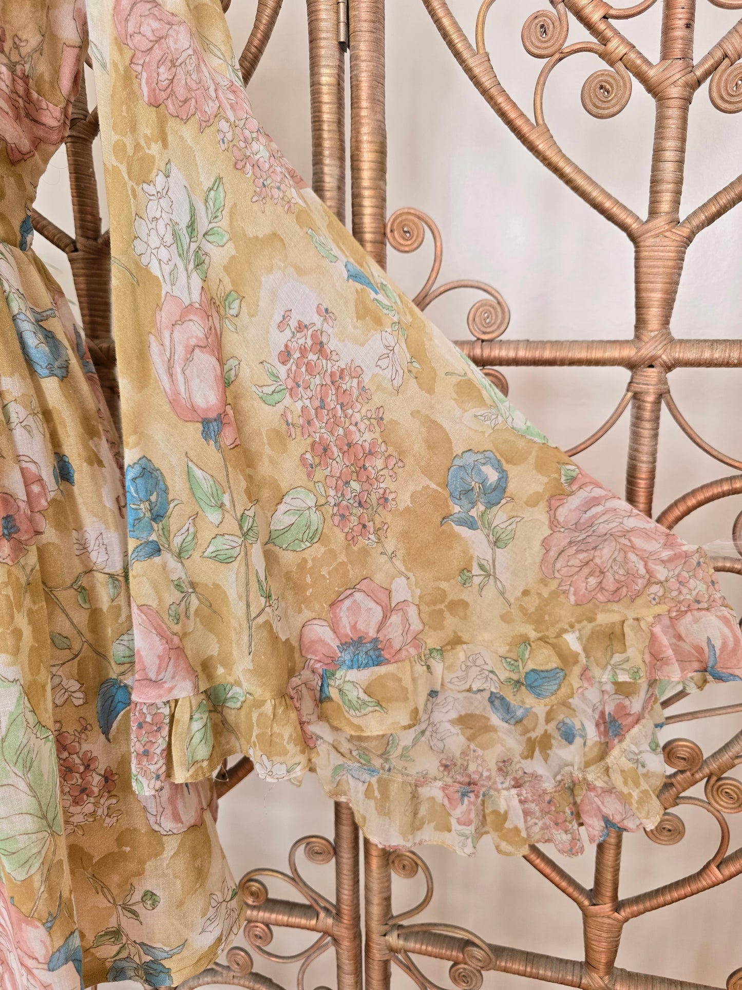 Vintage angel sleeves dress