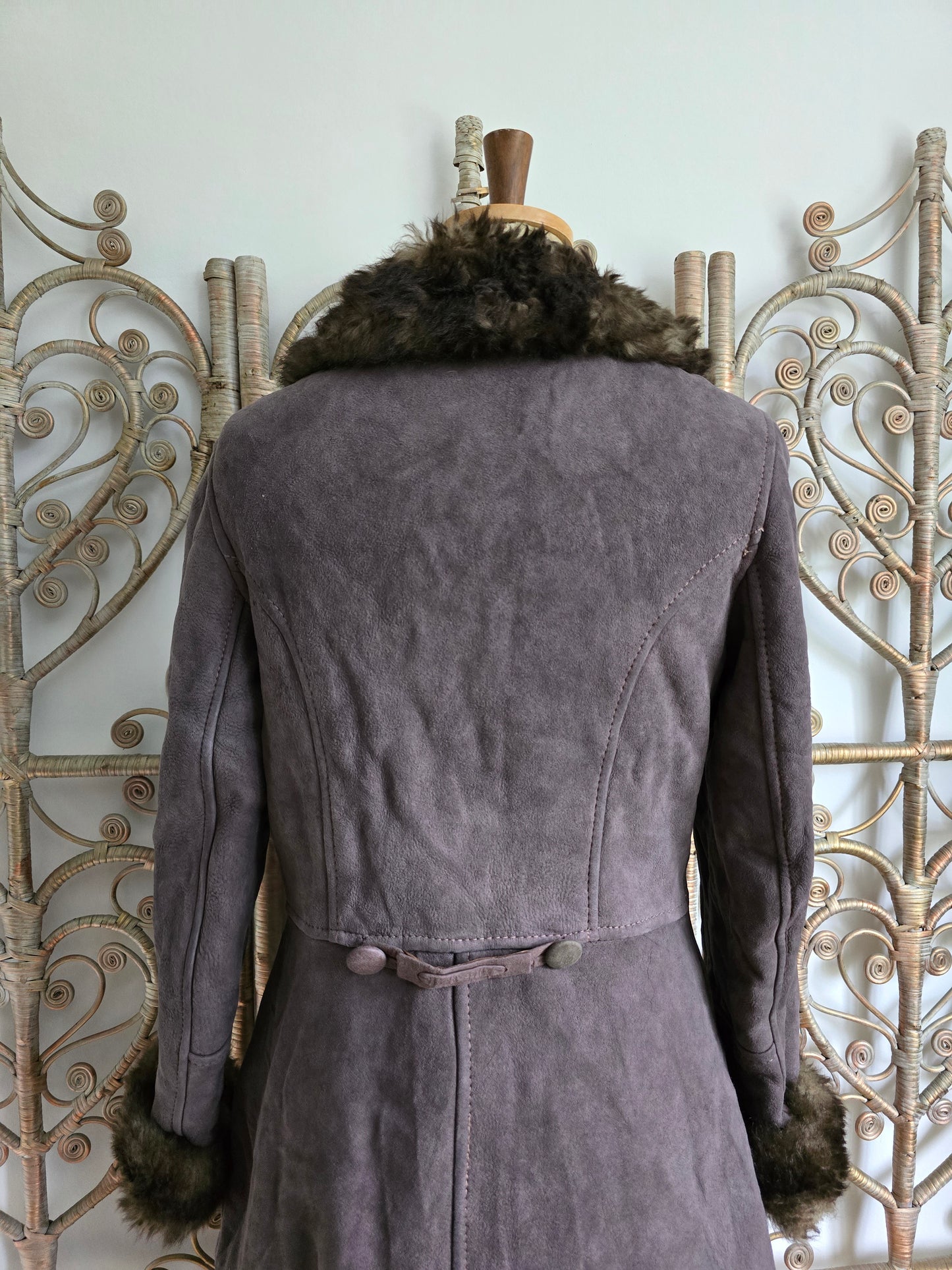 Vintage embroidered sheepskin 70s coat S