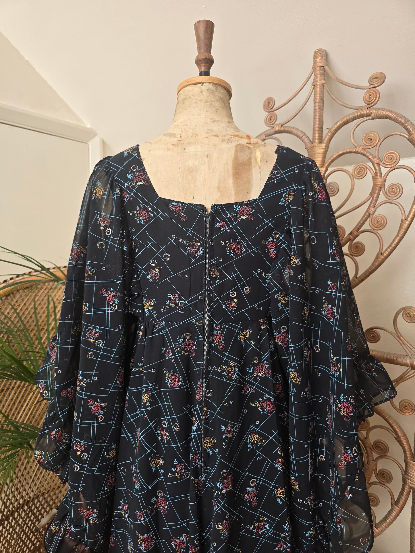 Vintage angel sleeves dress