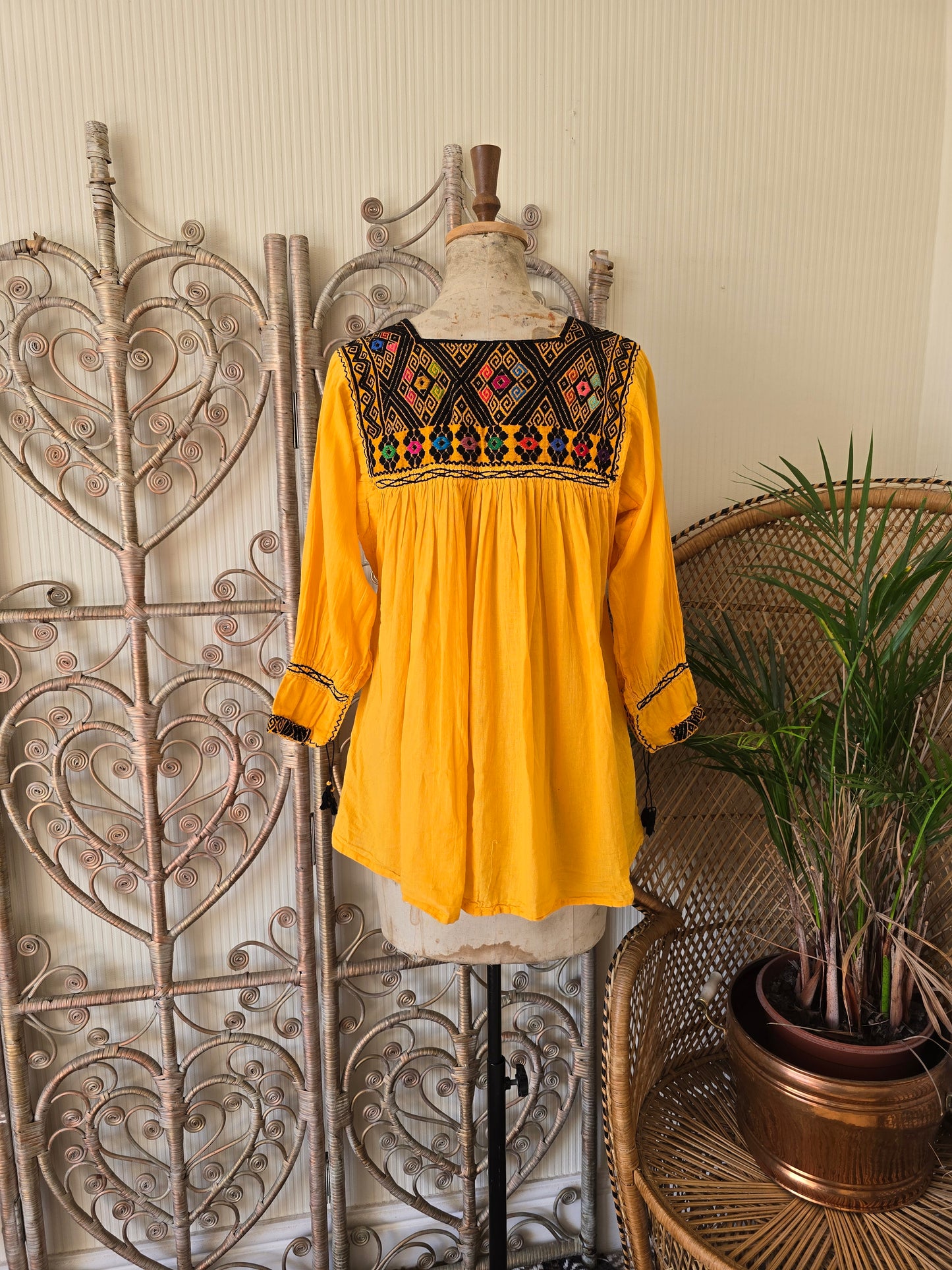 Vintage style Mexican embroidered blouse