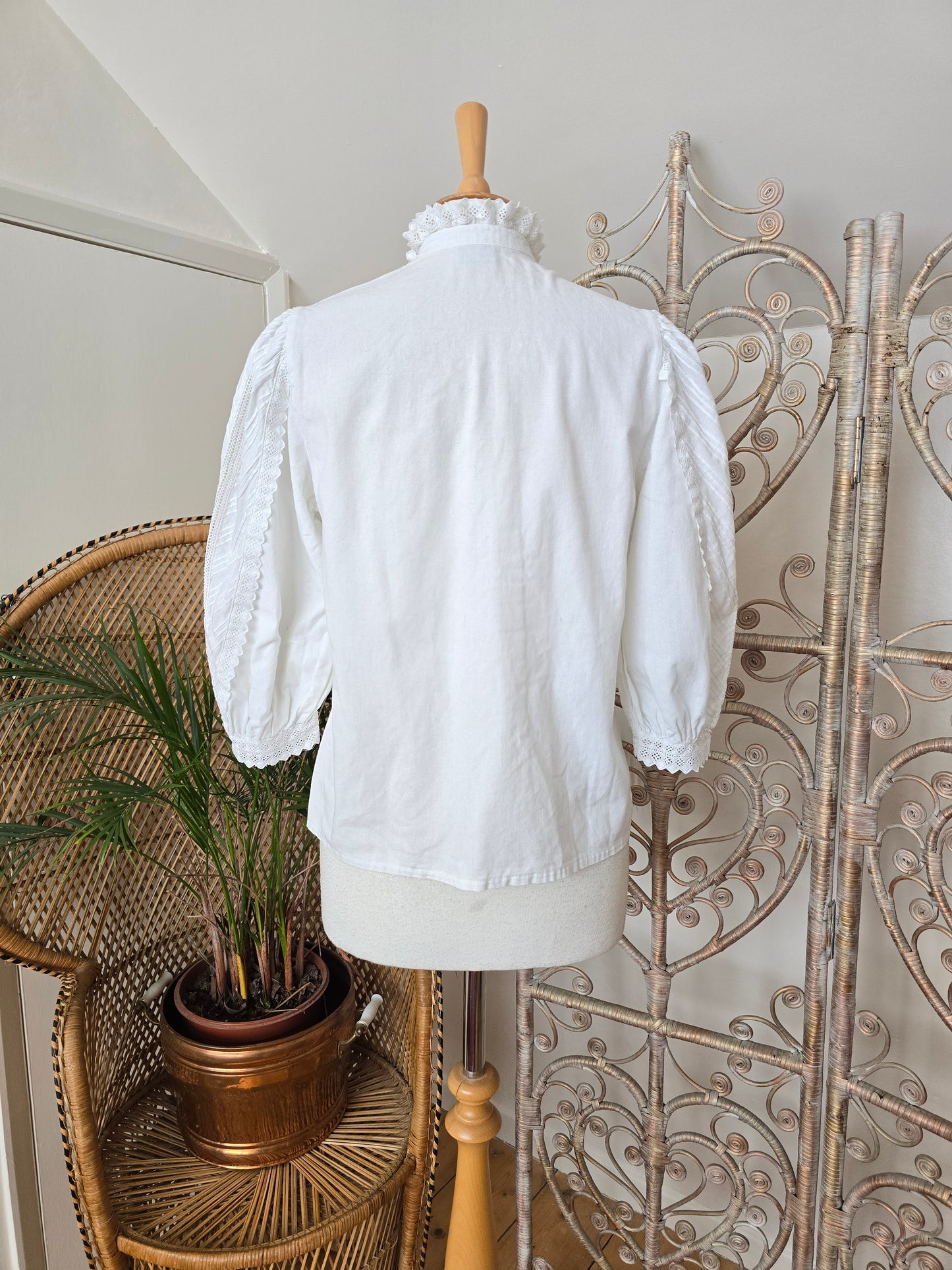 Vintage lace pie collar blouse