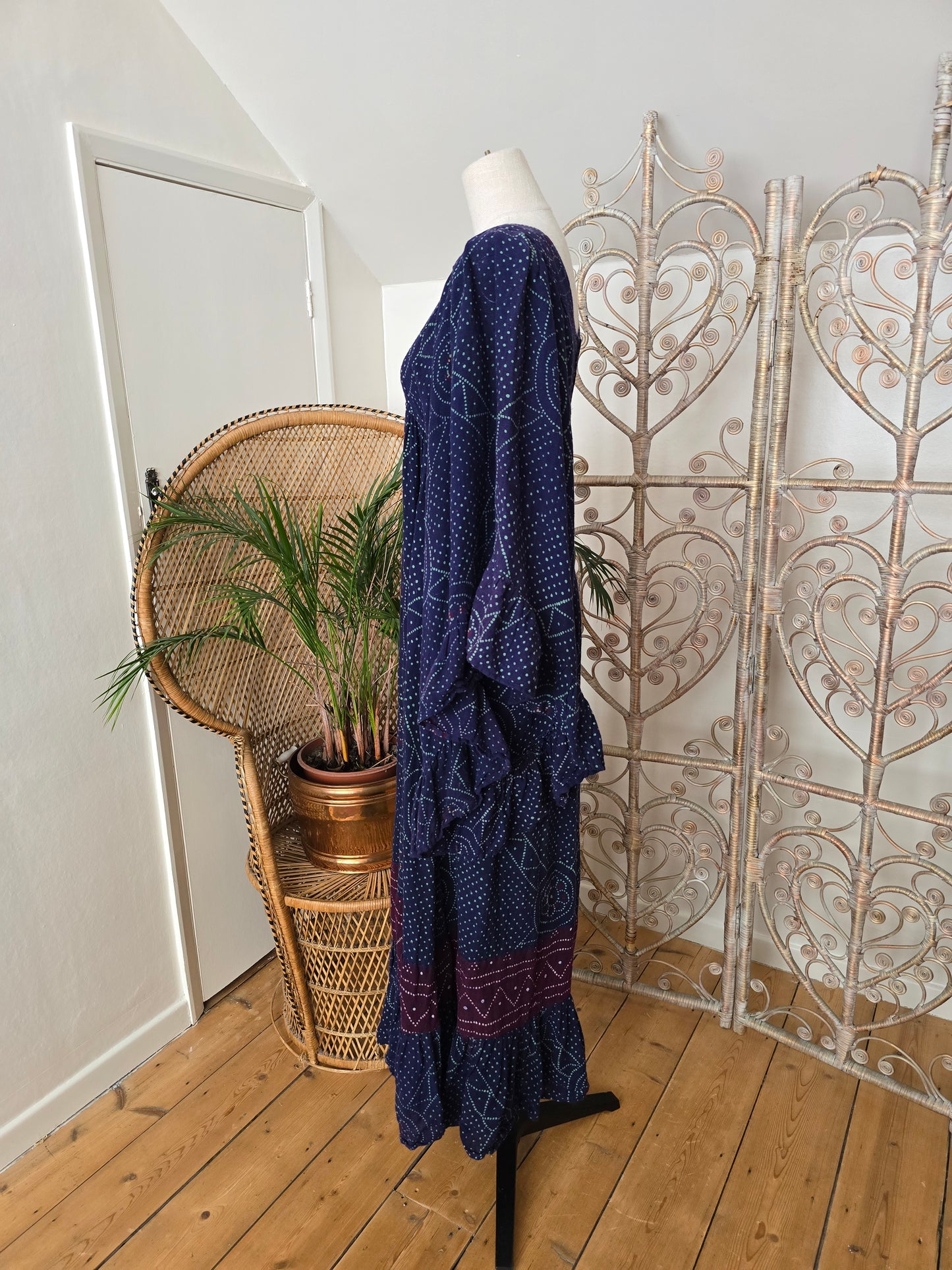 Vintage angel sleeves dress