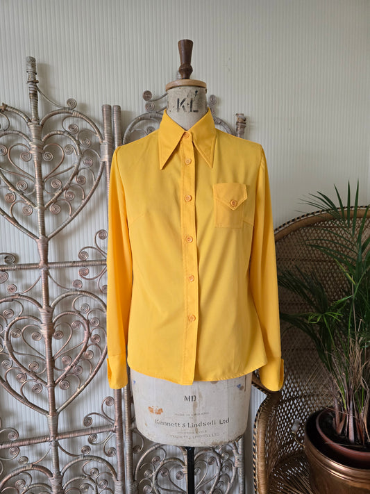 Vintage yellow peak collar blouse