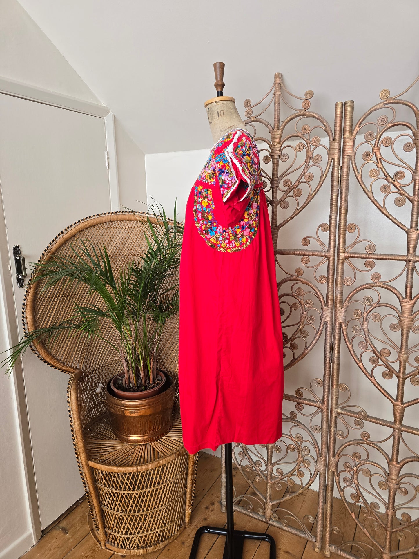 Vintage embroidered mexican dress
