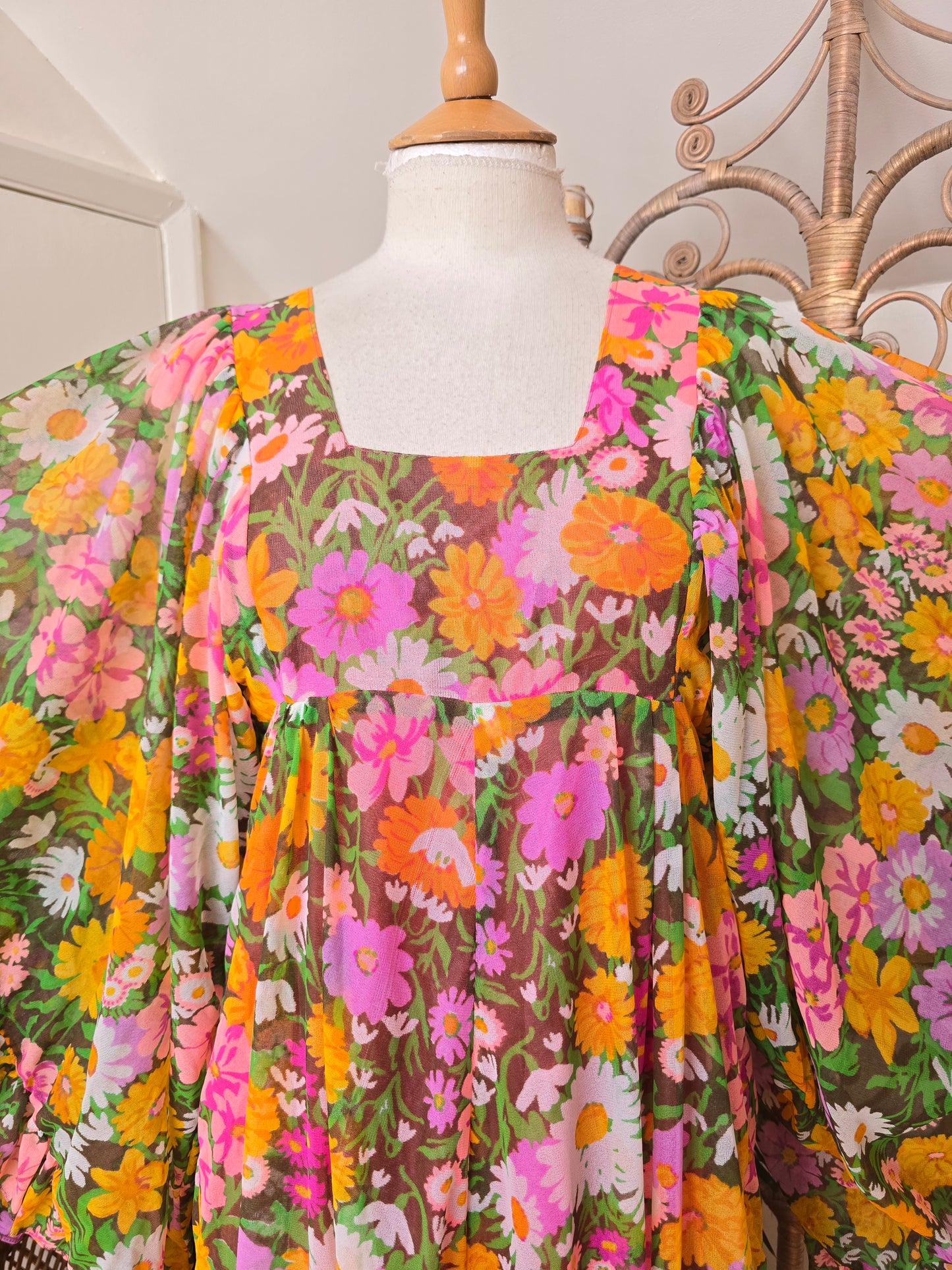 Vintage angel sleeves dress