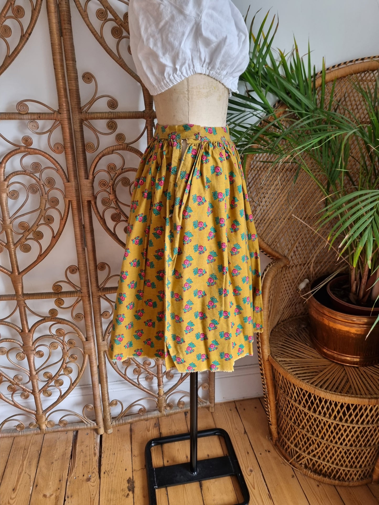 Vintage floral 50s midi skirt