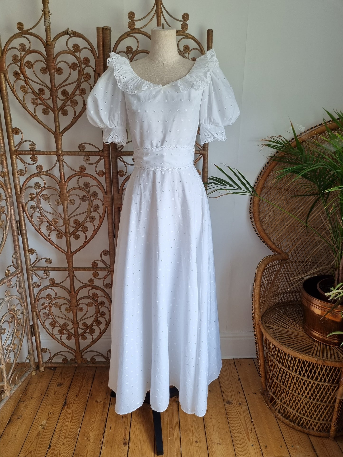 Vintage Embroidered anglaise 70s maxi dress