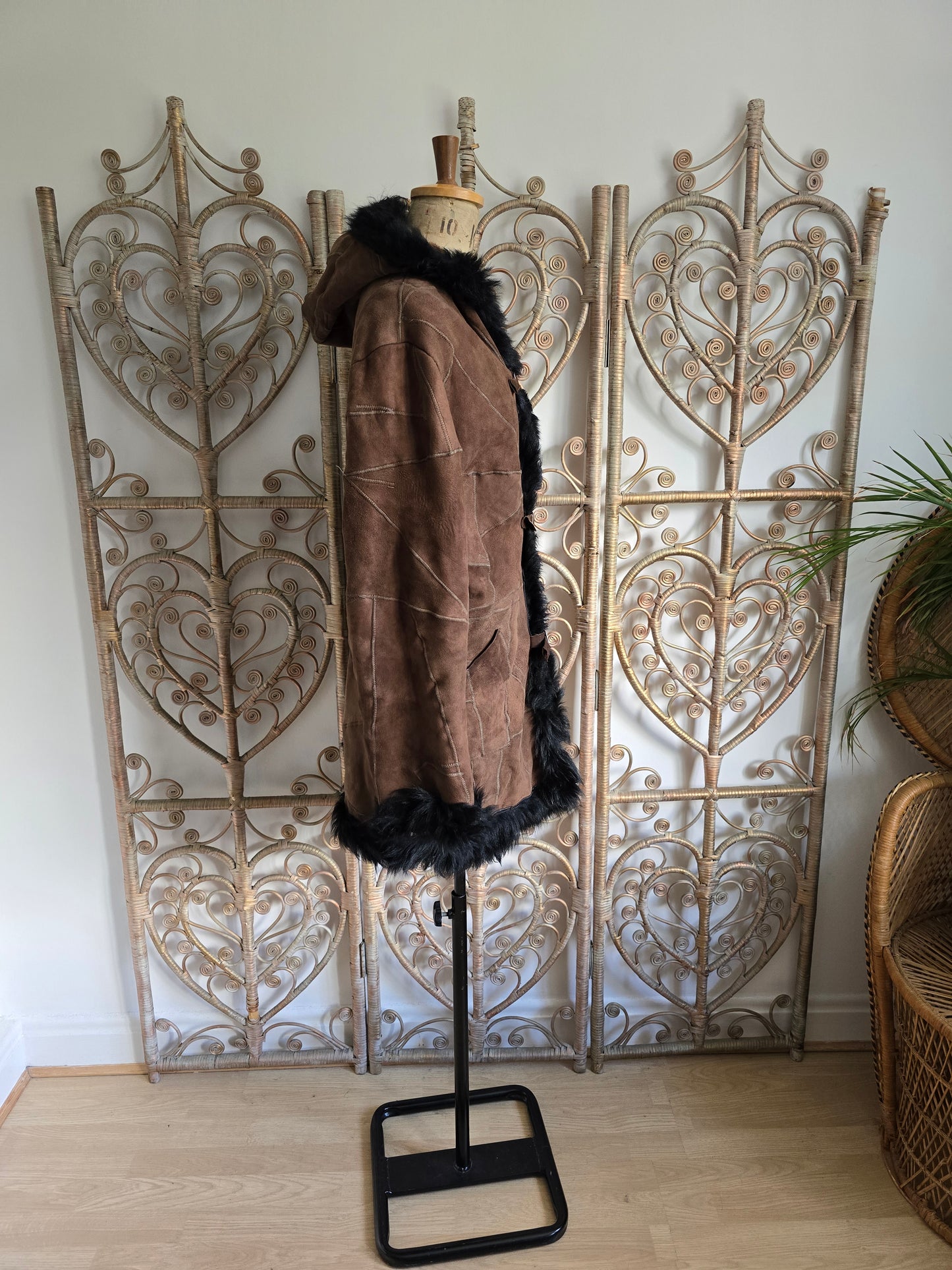 Vintage sheepskin hooded coat M