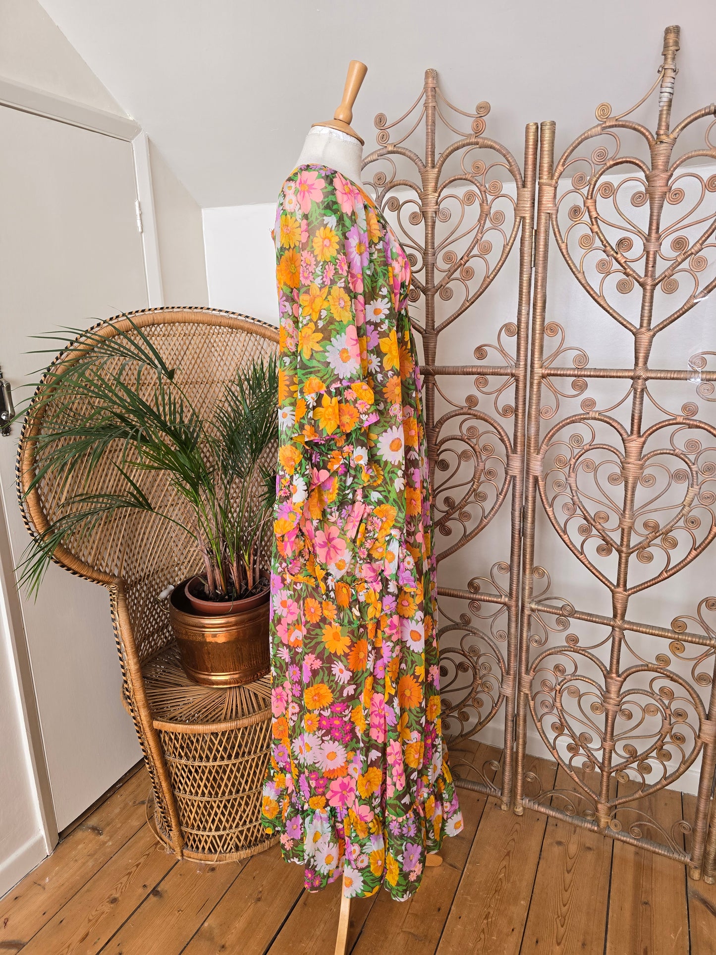 Vintage angel sleeves dress