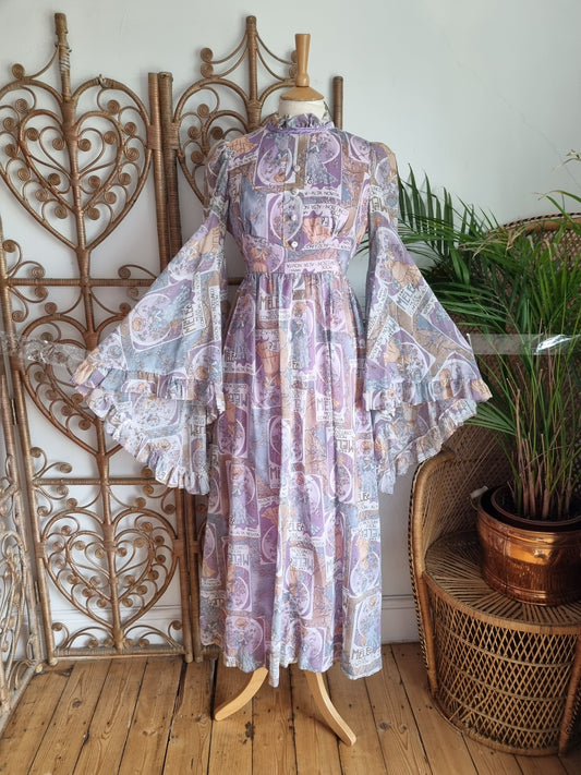 Vintage butterfly sleeves dress