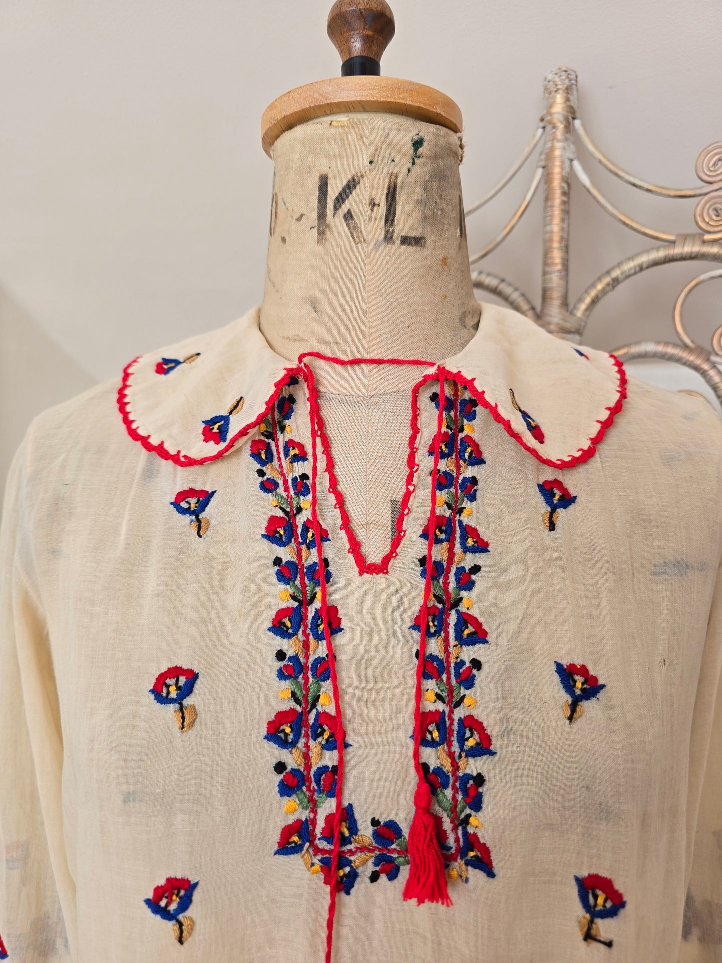 Vintage 30s/40s Hungarian embroidered blouse