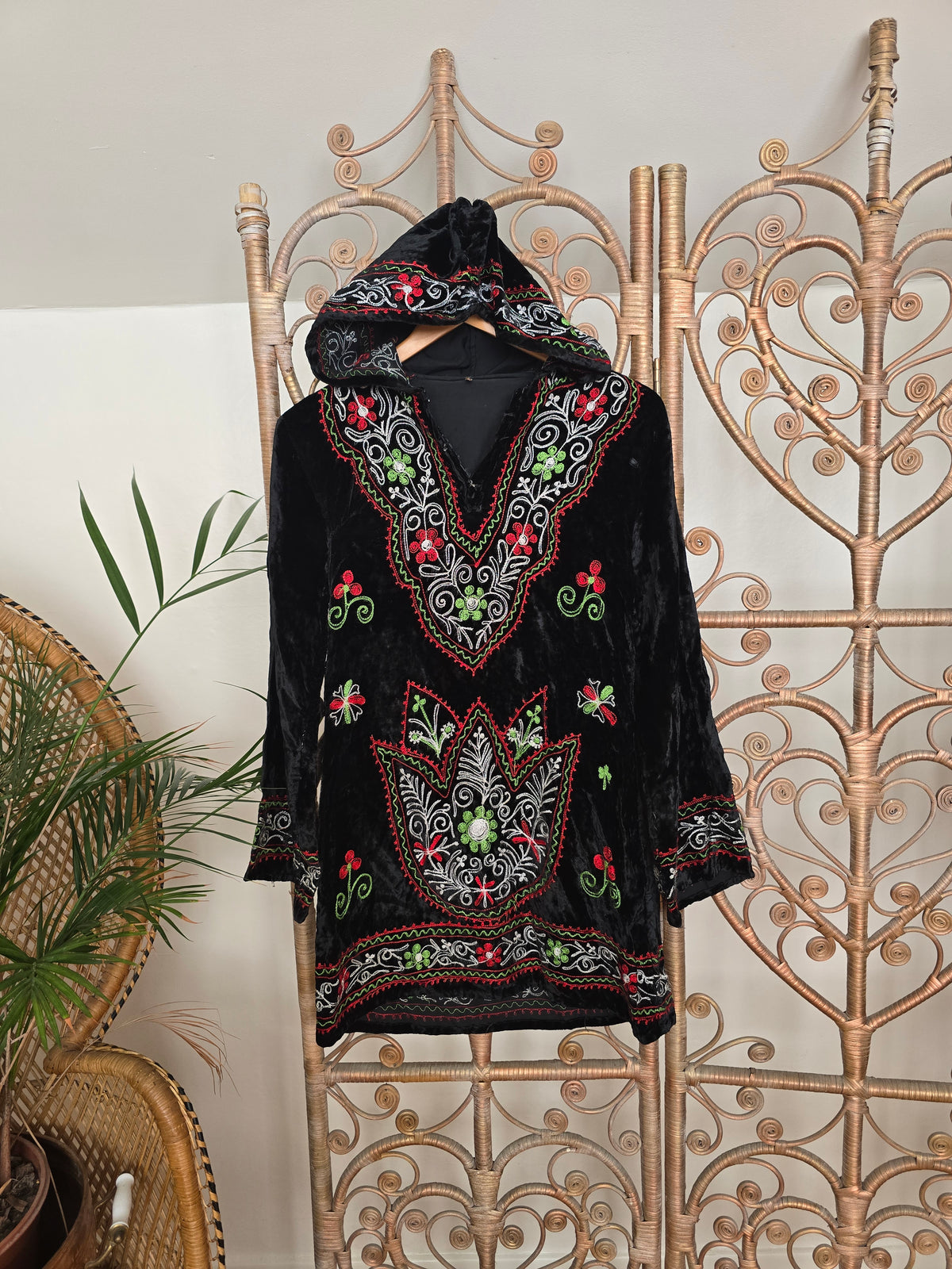 Vintage hooded embroidered velvet kaftan dress