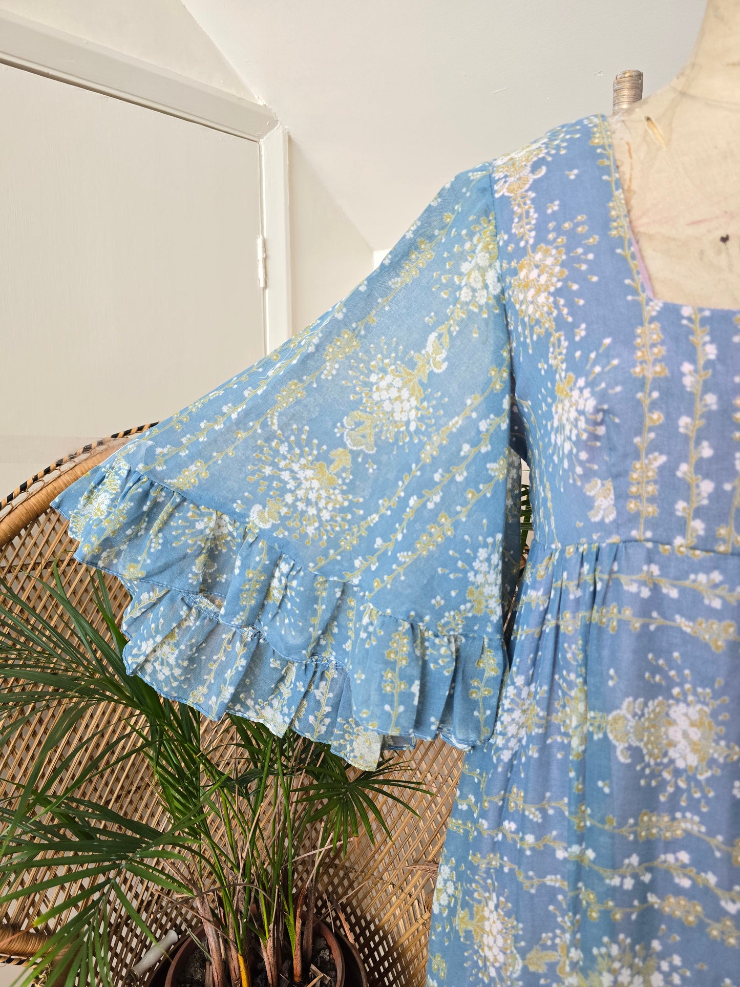 Vintage Richard shops 70s maxi dress