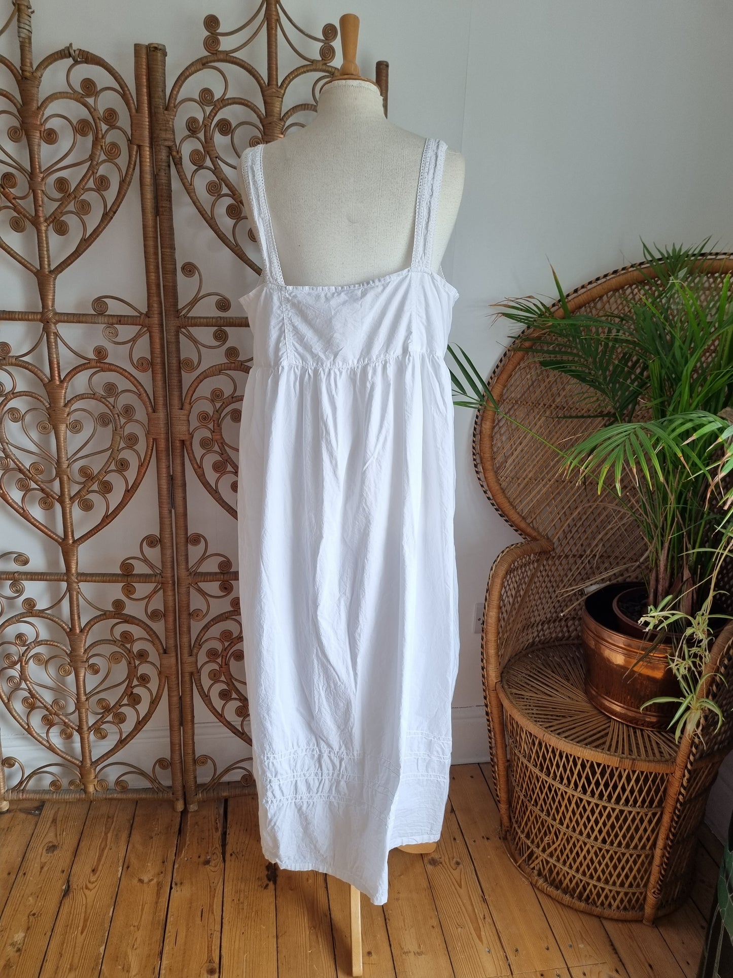 Vintage nightingales night dress L