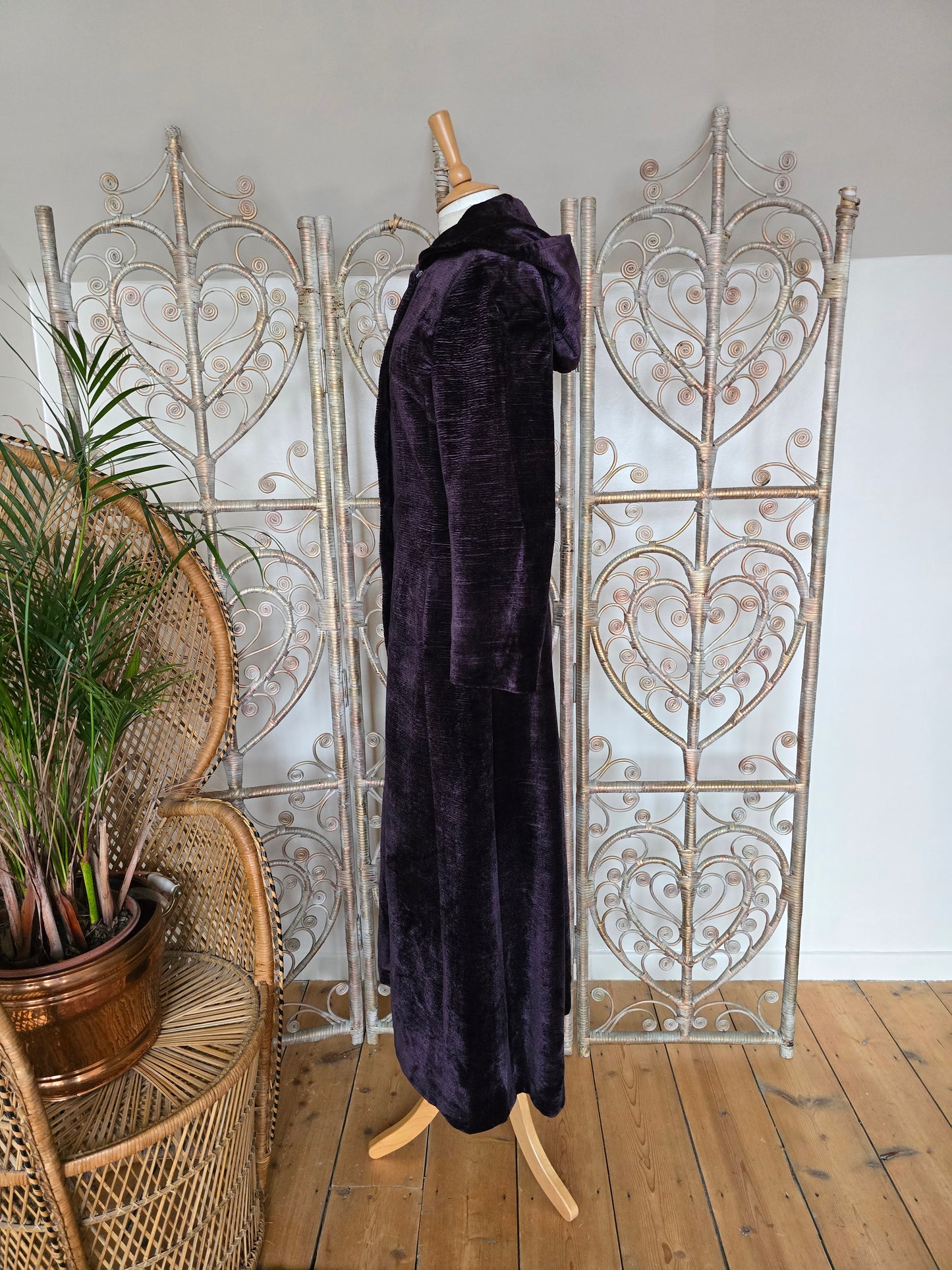 Vintage hooded Chenille 70s coat