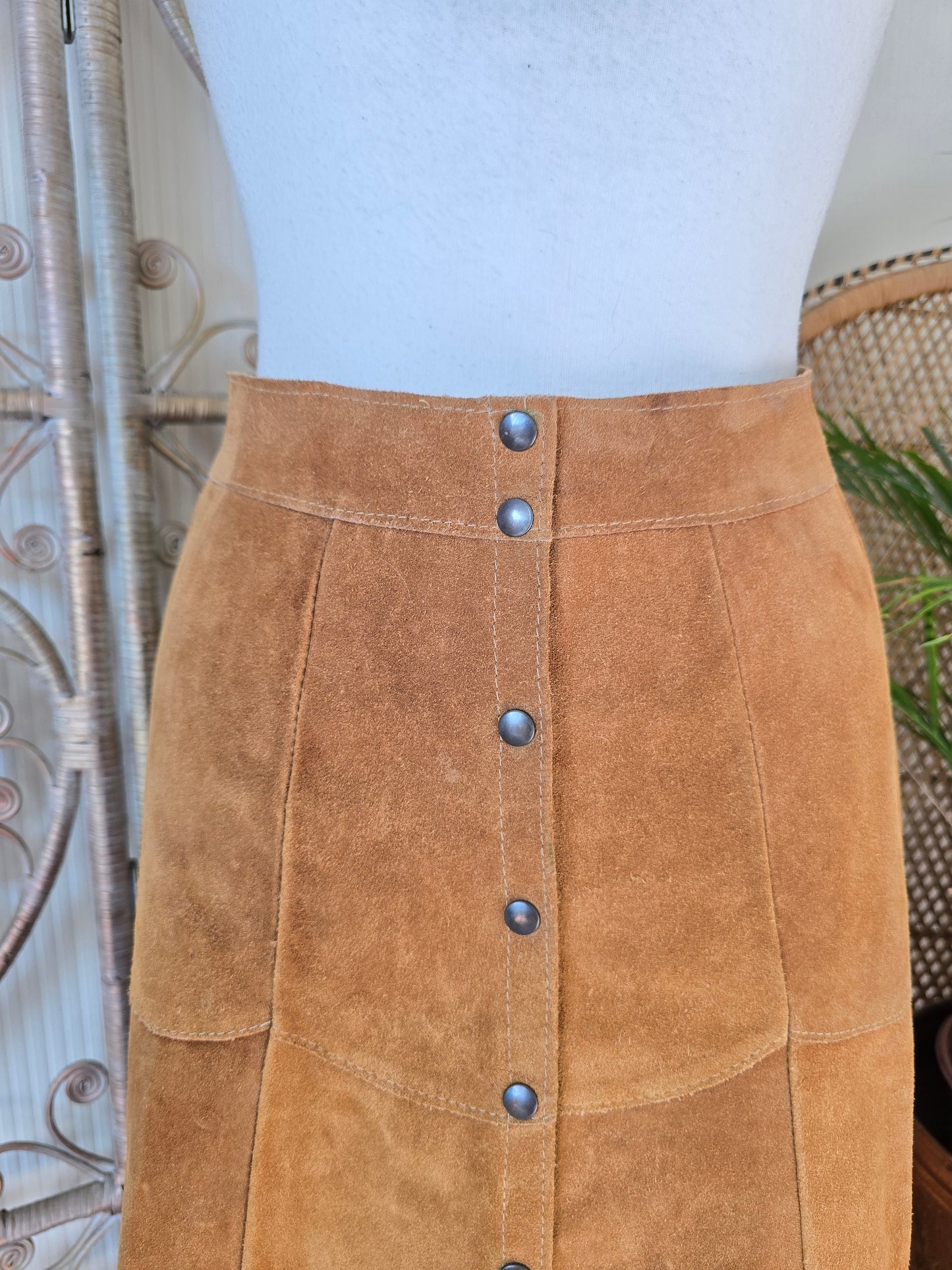Vintage suede skirt w27.5"