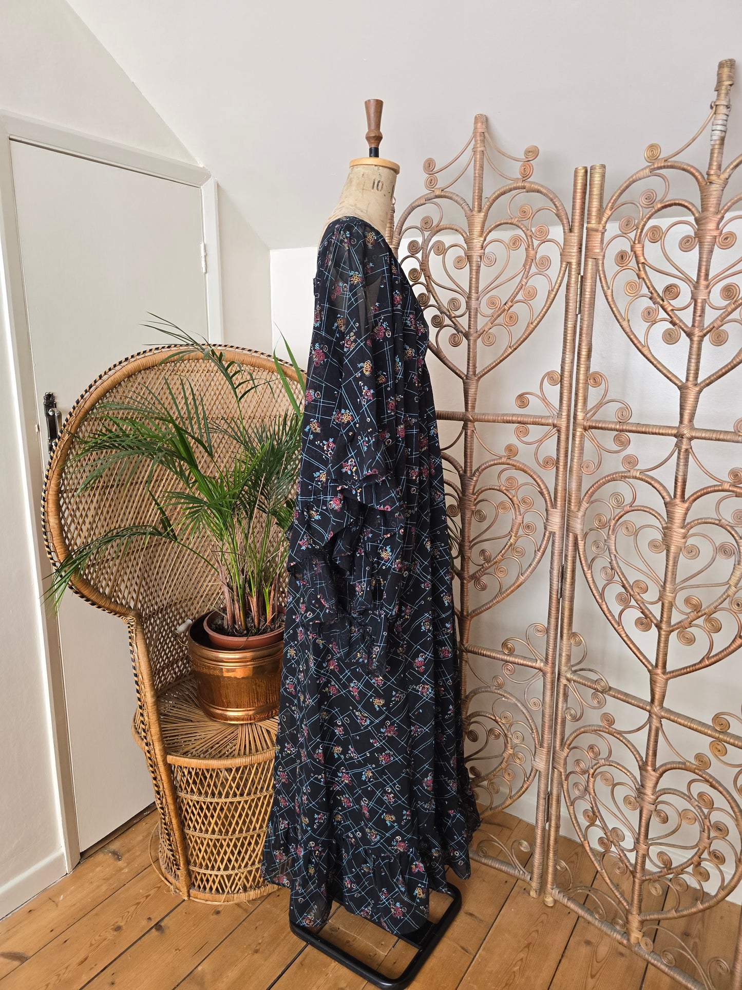 Vintage angel sleeves dress