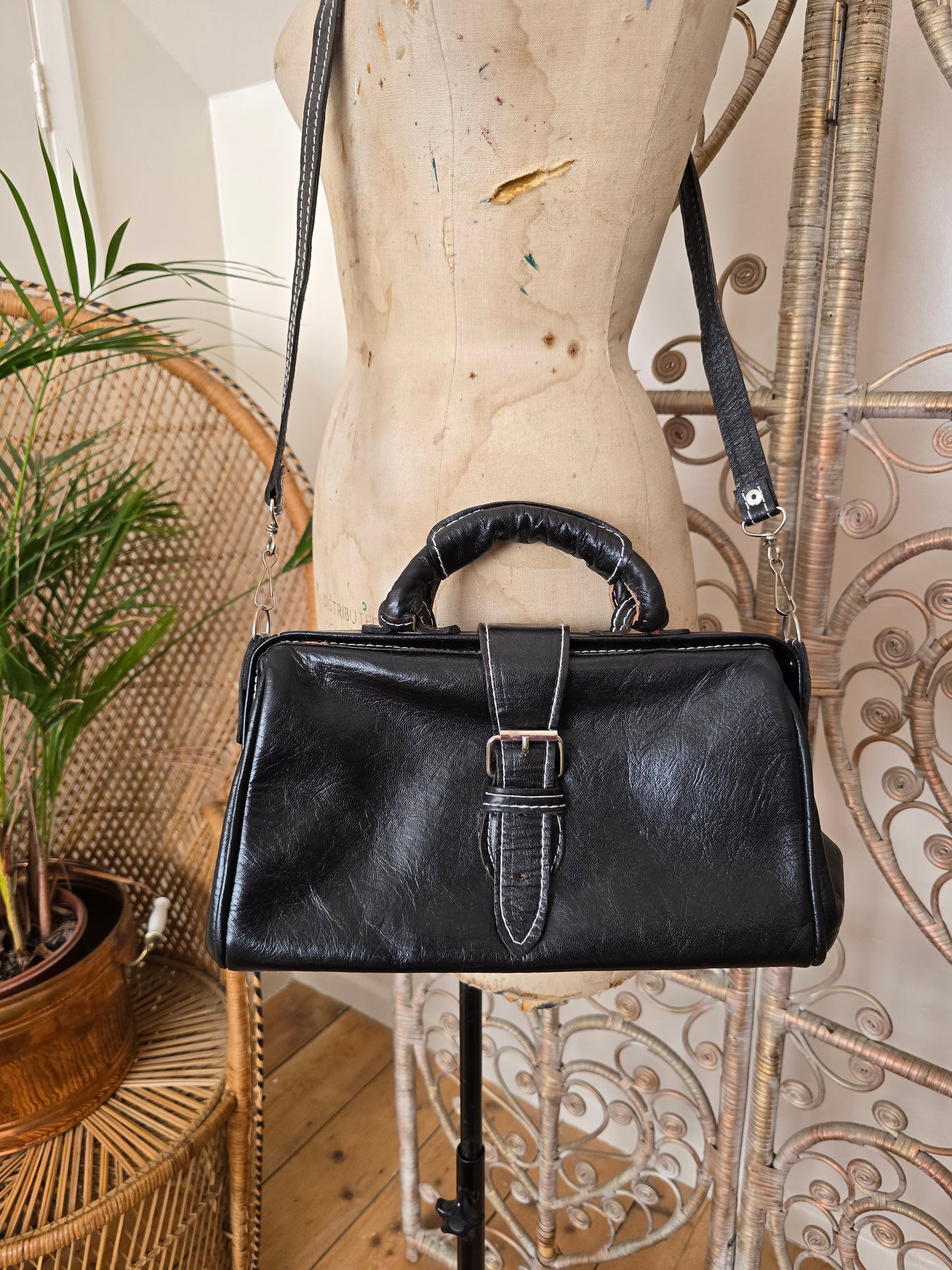 Vintage leather briefcase bag