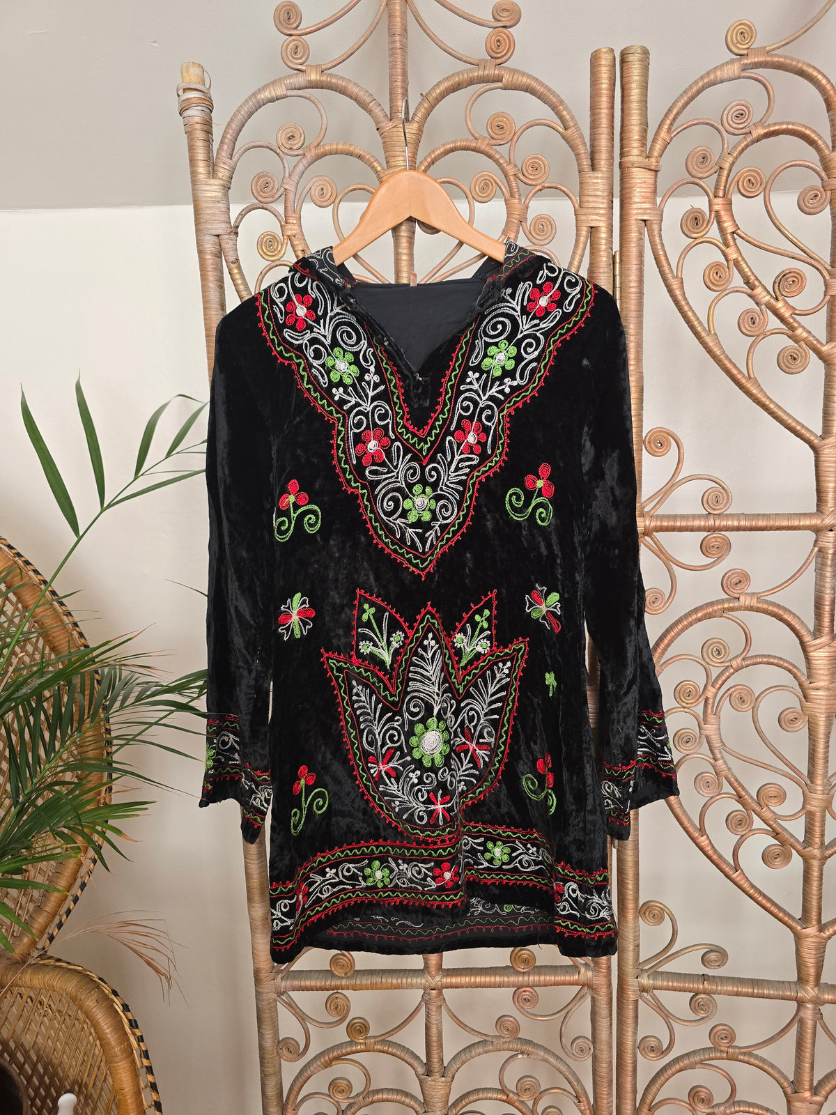 Vintage hooded embroidered velvet kaftan dress