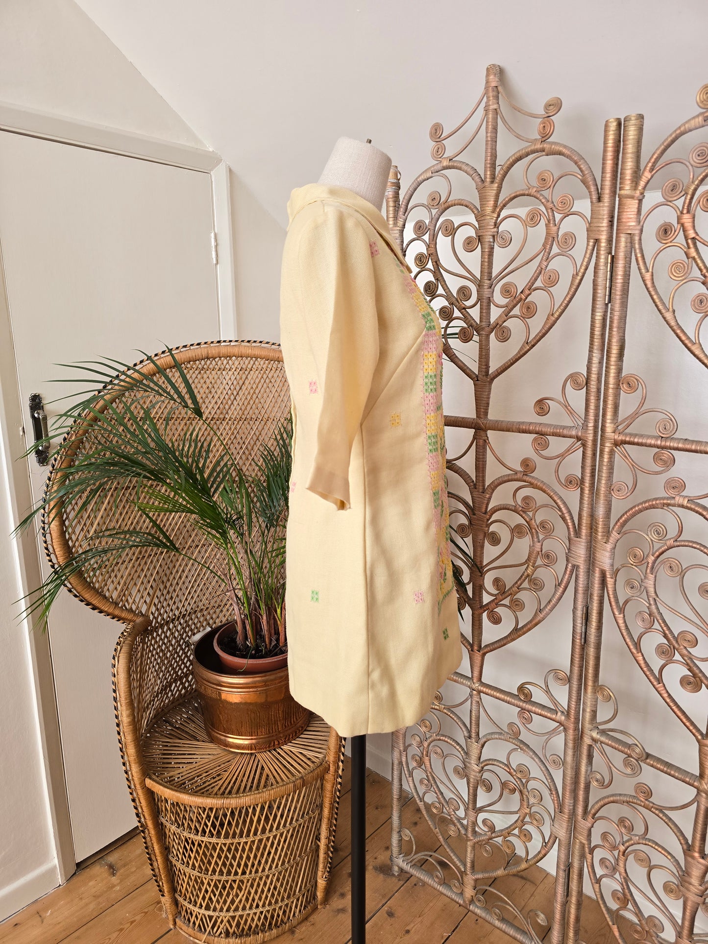 Vintage embroidered 50s 60s dress