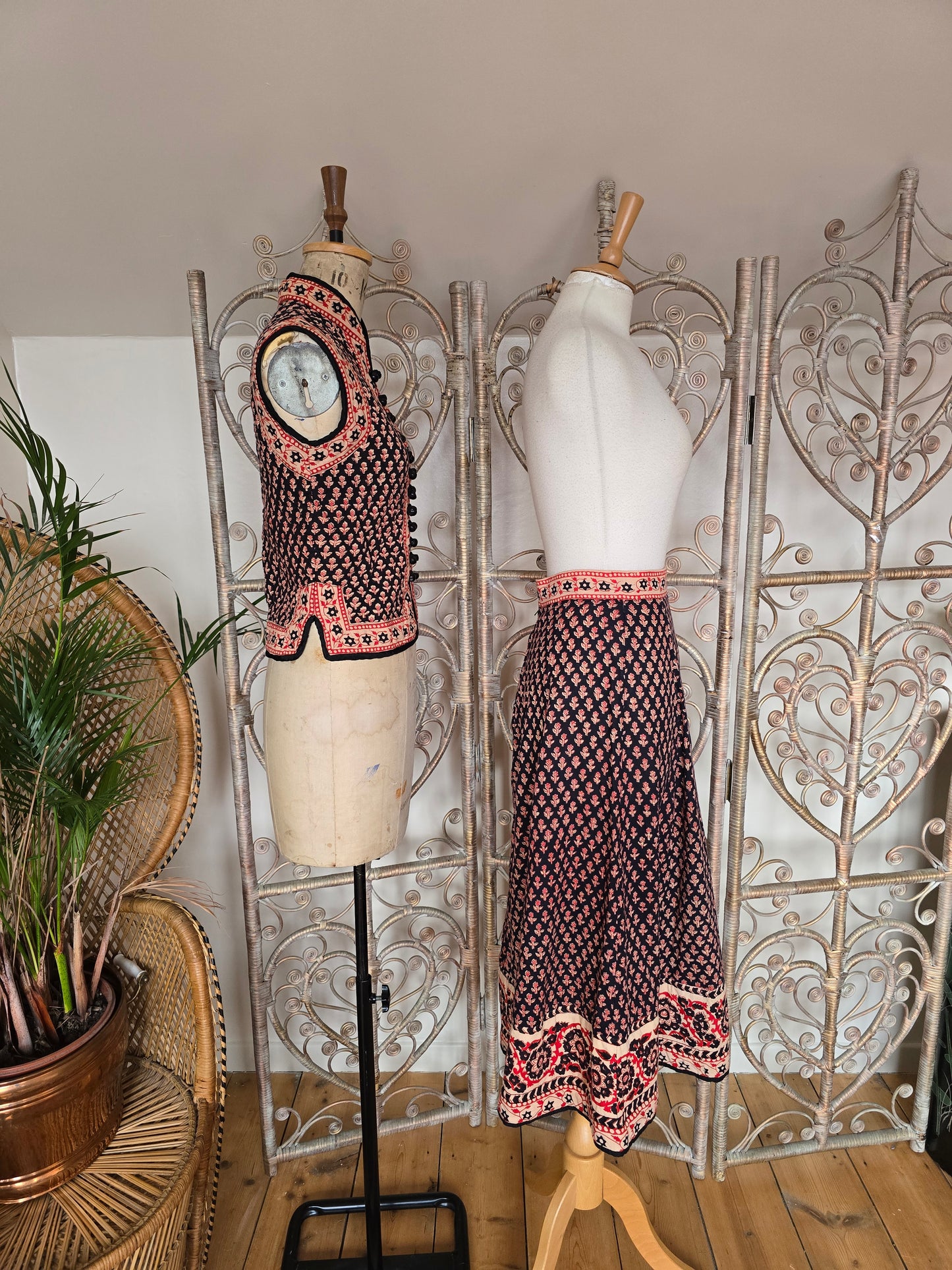 Vintage indian 70s two piece skirt waistcoat
