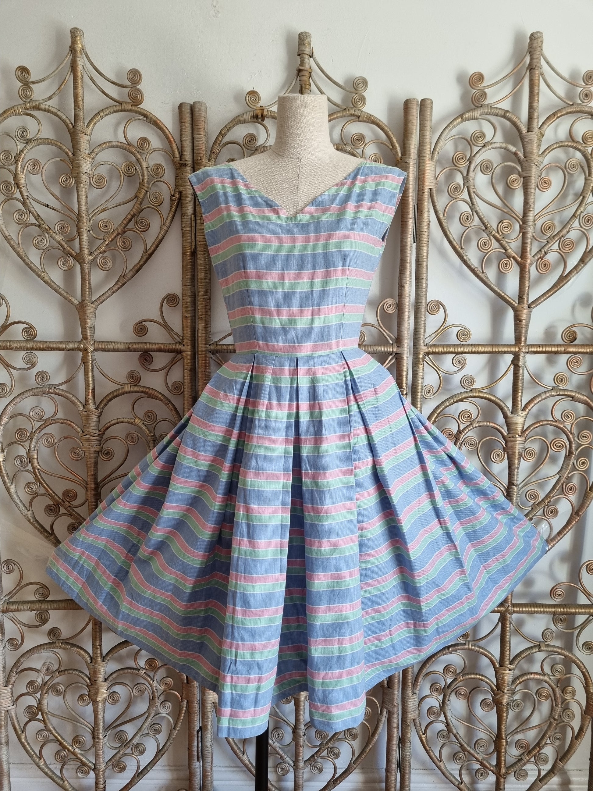 Vintage candy stripe cotton 50s 60s sun dress S – Sapphire and
