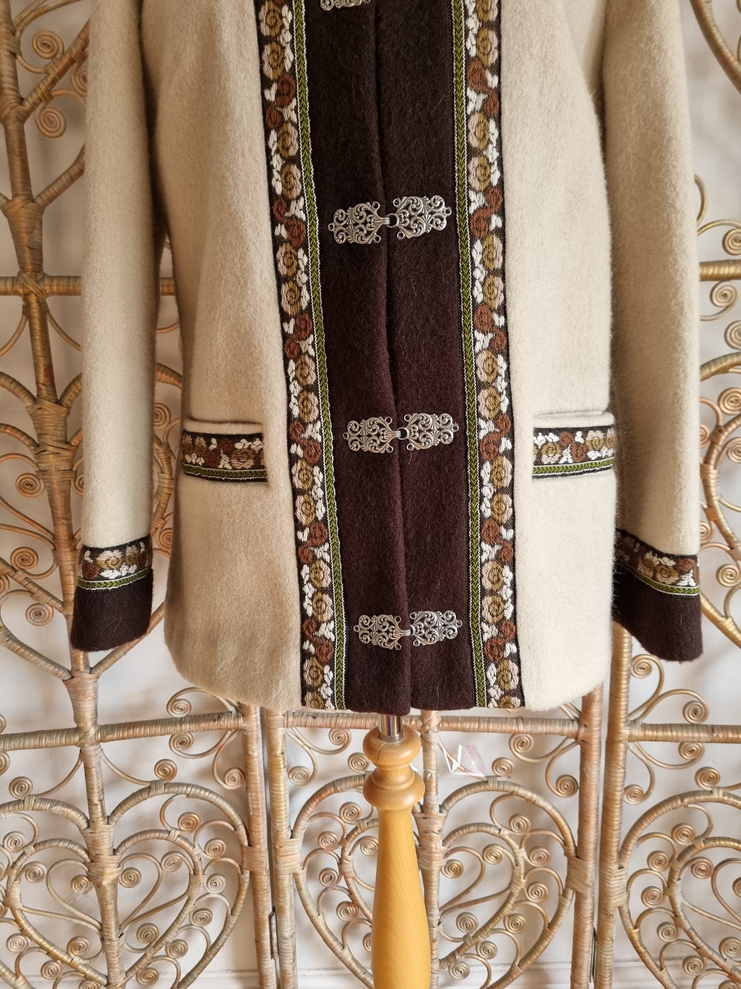 Vintage Nordic wool embroidered jacket M