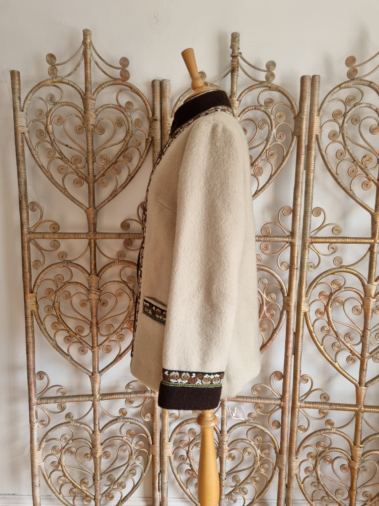 Vintage Nordic wool embroidered jacket M