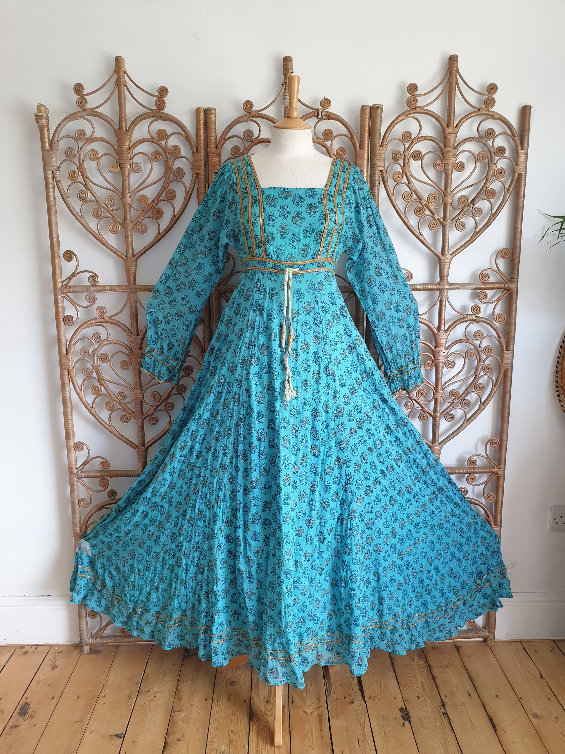 70s maxi dresses uk Maxi Dresses 1970s Style Dresses 1970s Cool Static Long Sleeve Maxi Dress, M