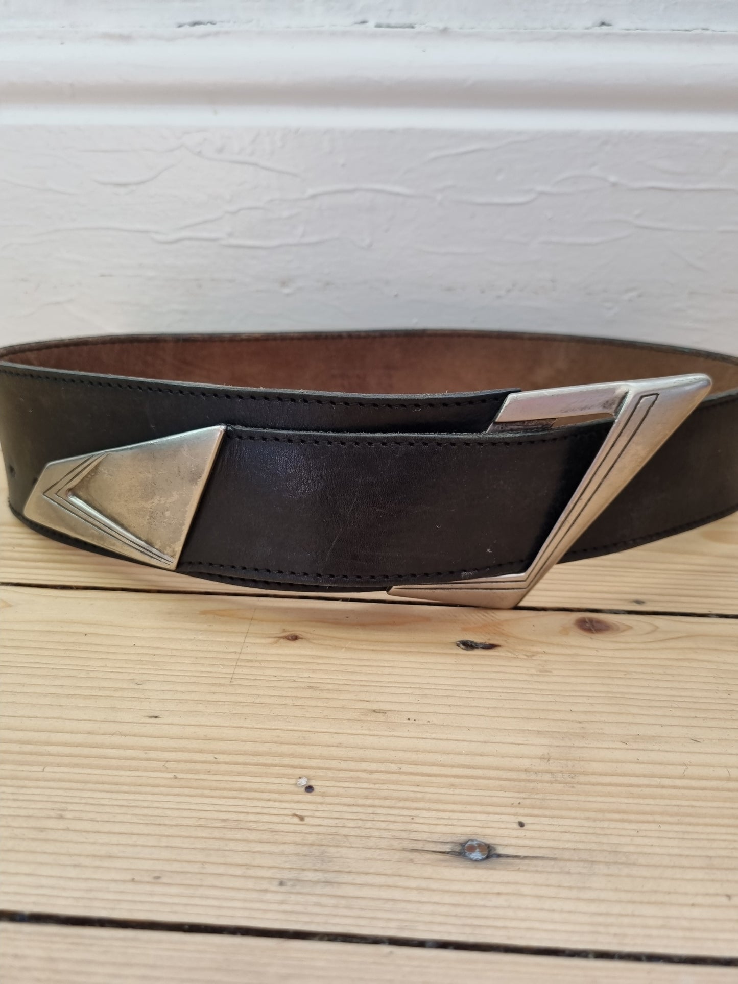 Vintage black waist leather belt 25"-31"