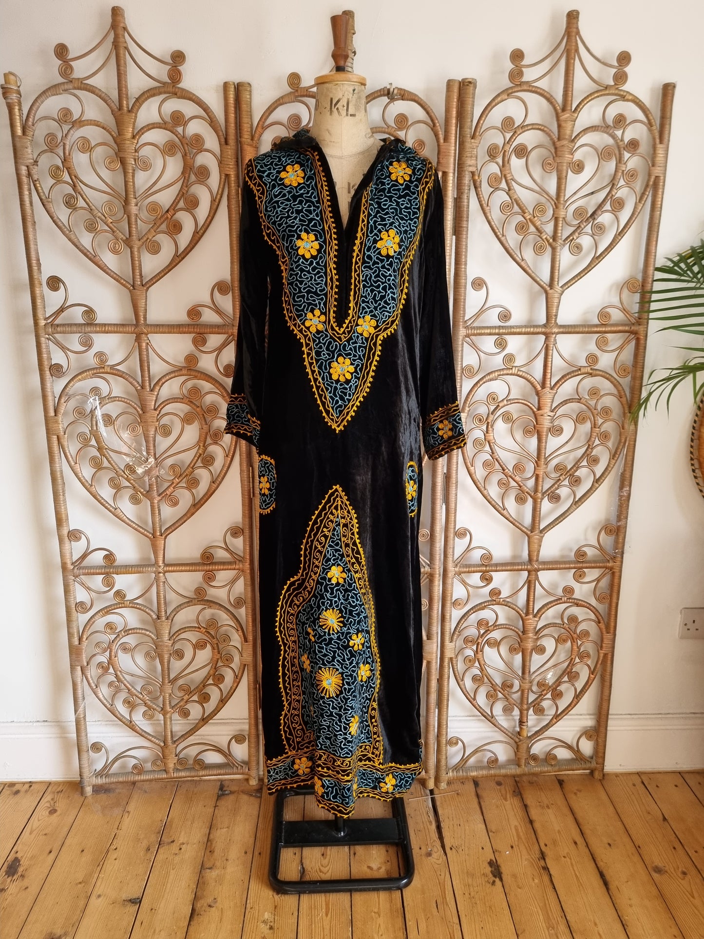 Vintage embroidered velvet Indian kaftan dress S