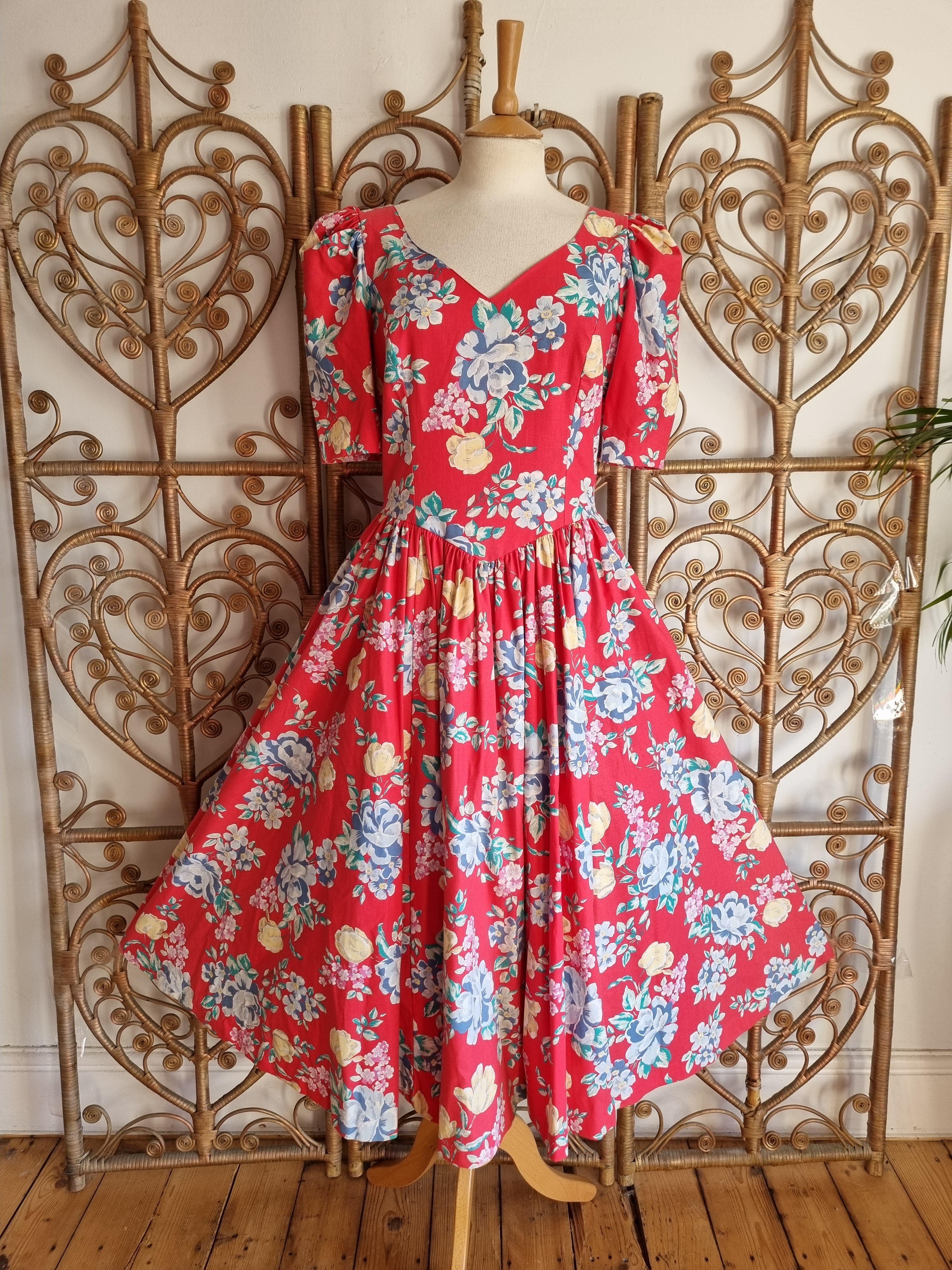 Laura ashley clearance dresses vintage