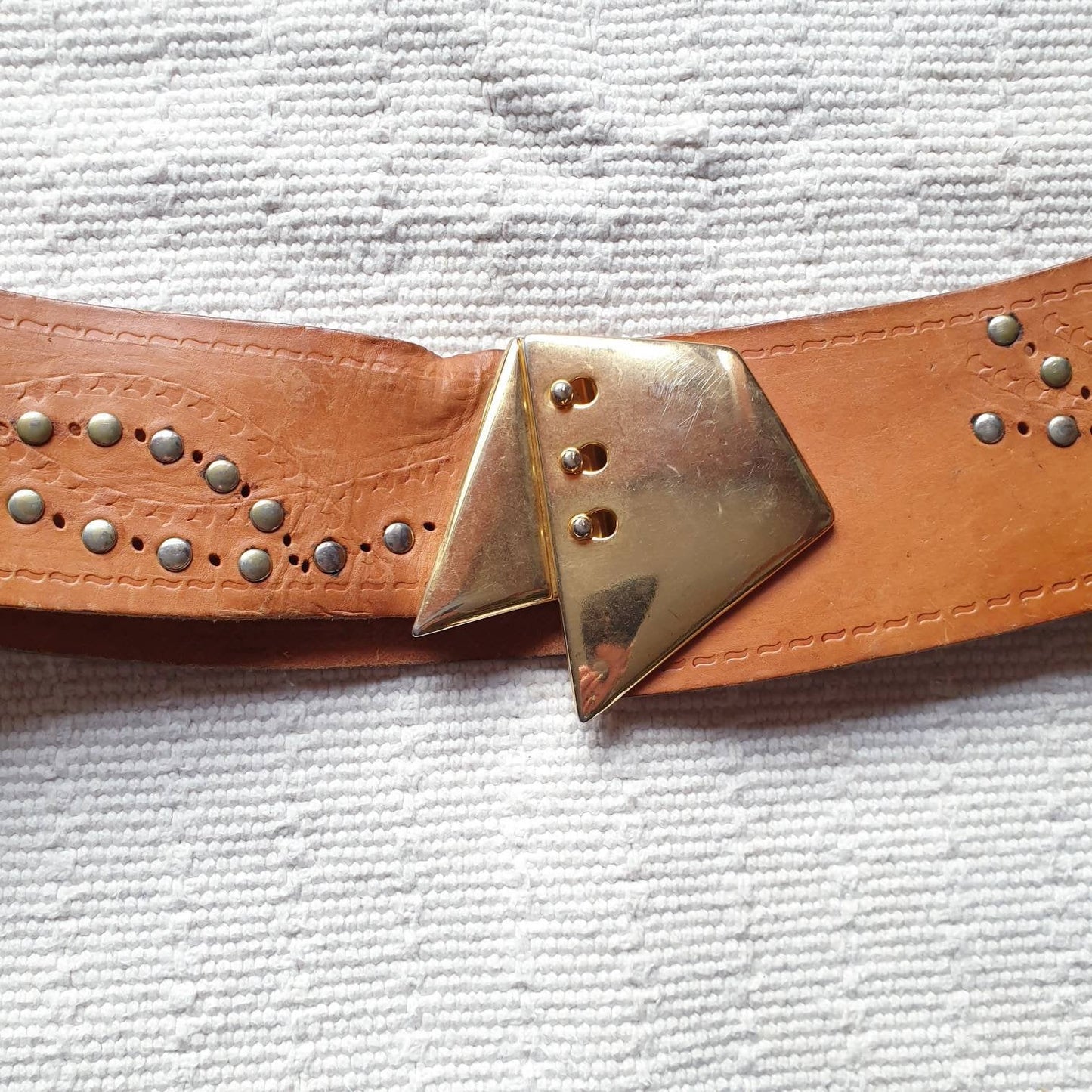 Vintage brown stud waist leather 70s hippy tooled western boho belt  31" 32"